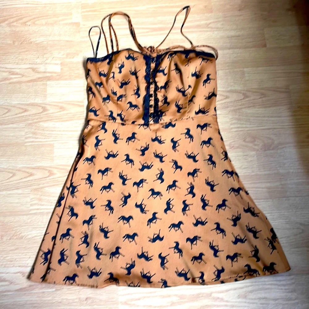 F21 horse print satin fabric dress - Picture 1 of 5